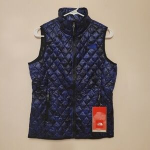NWT‎ The North Face Thermoball vest,black night/purple floral print,S